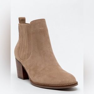Francesca’s clementine block heel ankle boot